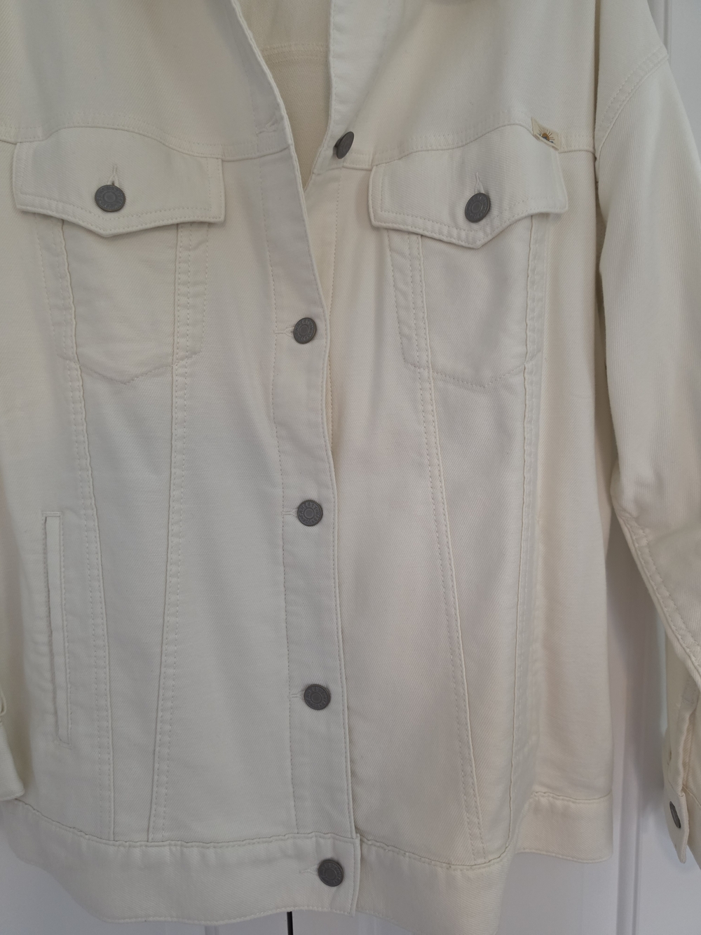 Faherty Off-White Button-Front Jean Jacket - Picture 4 of 9